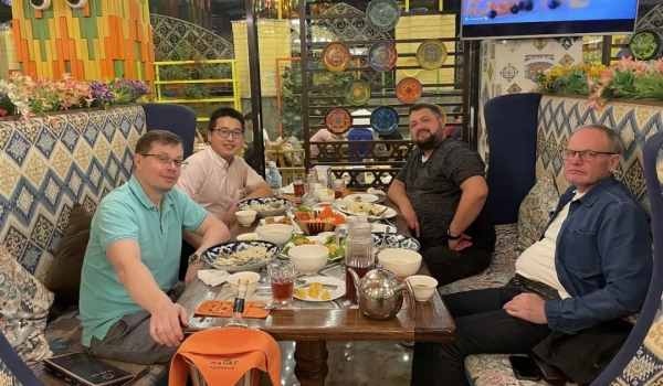 De mãos dadas para um futuro melhor, a QGM ajuda fortemente a construção de infraestrutura na Rússia