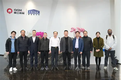 Escolas e empresas juntam as mãos para criar o futuro | O vice -presidente da Quanzhou Information Engineering College visitou a Quangong Co., Ltd. para explorar novos caminhos para a integração da indústria, academia e pesquisa