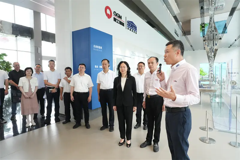 Os líderes provinciais visitaram Quangong Machinery Co., Ltd para uma visita e investigação