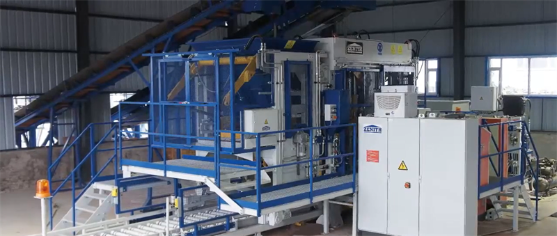 Um projecto de produção de tijolos interligados de betão multicamadas totalmente automatizado foi lançado em África.