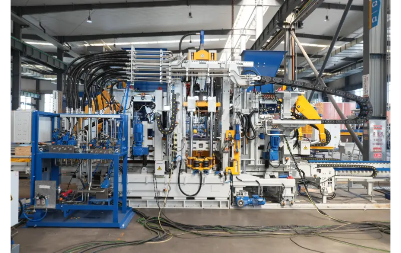Linha de produção de tijolos da máquina Quangong ZN900-2: capacitada pela inteligência, construindo uma nova referência na fabricação de tijolos eficientes e verdes