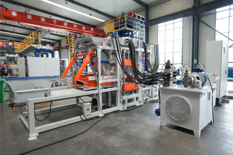 A linha de produção de tijolos totalmente automática QT6 da Quangong Machinery Co., Ltd. permite a produção altamente lucrativa de tijolos a partir de resíduos sólidos