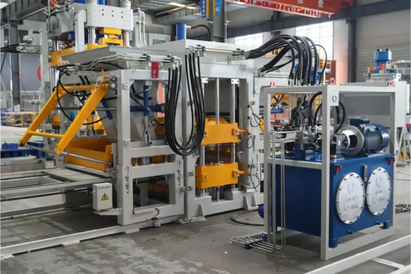Capacitando a indústria de tijolos e telhas por meio da fabricação inteligente: A linha de produção de tijolos Zenith QT10 remodela o cenário da produção verde.